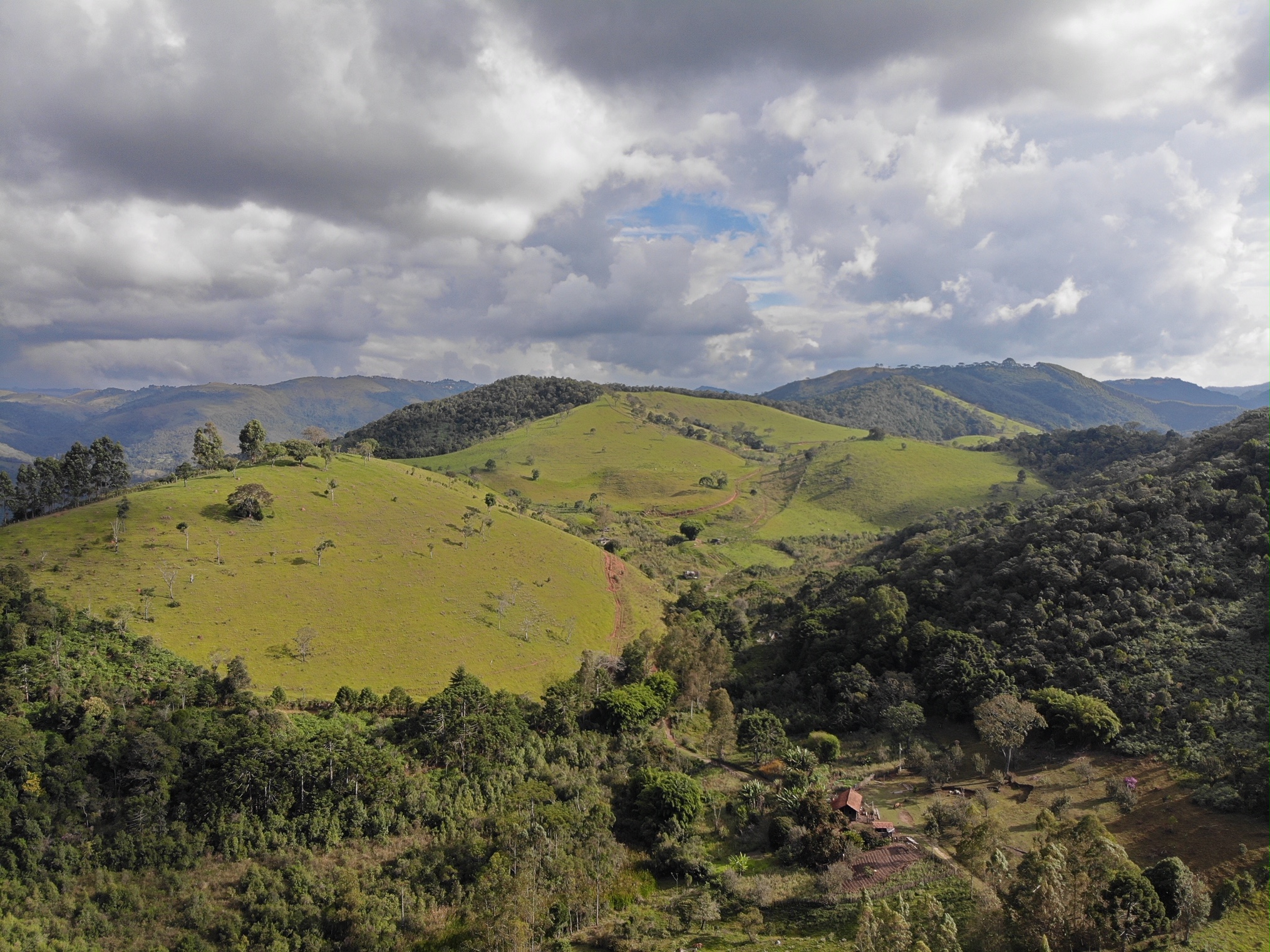 Imagem e Vídeo Aéreo com Drone em Campos do Jordão/SP e Região