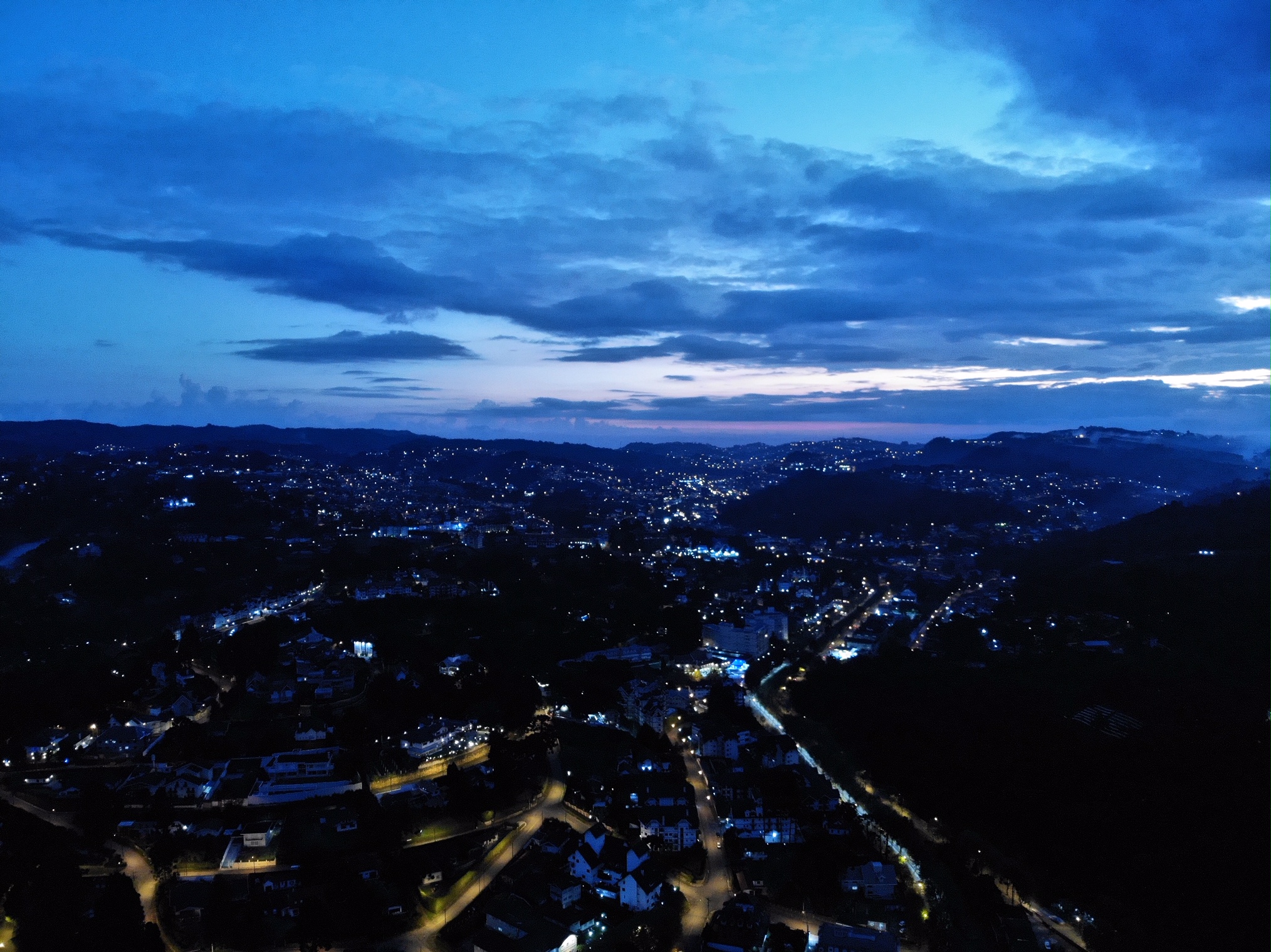 Imagem e Vídeo Aéreo com Drone em Campos do Jordão/SP e Região
