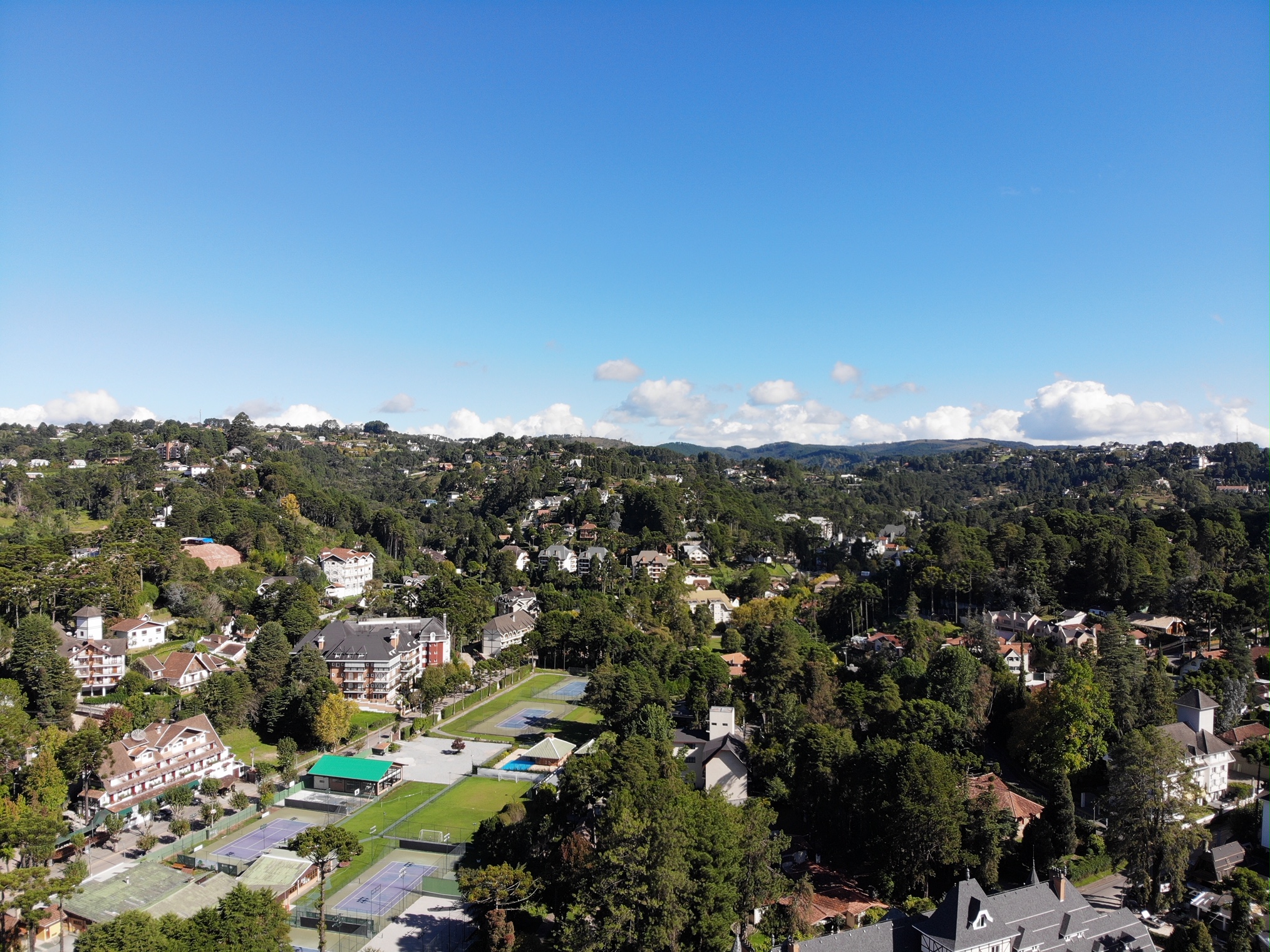 Imagem e Vídeo Aéreo com Drone em Campos do Jordão/SP e Região
