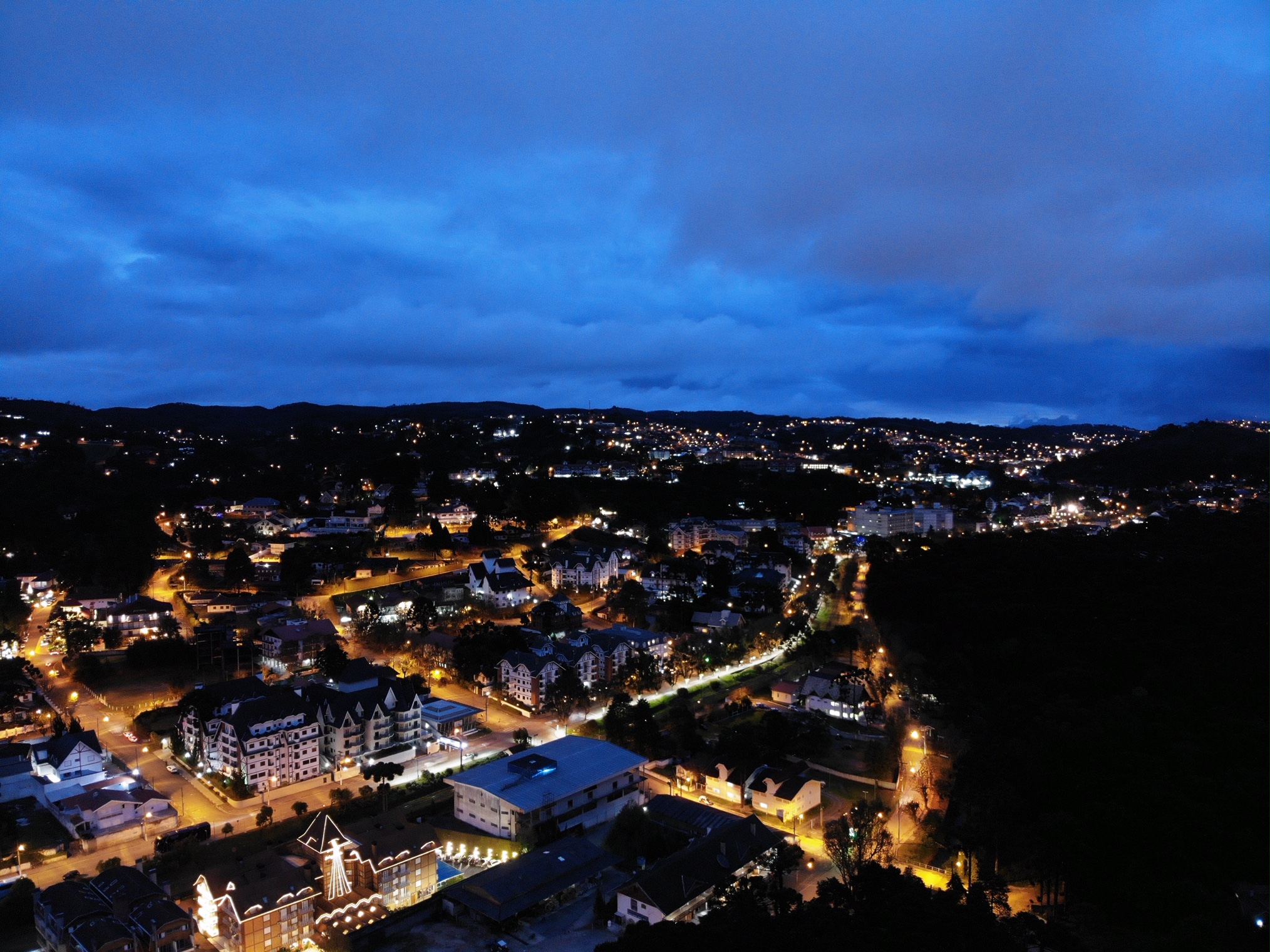 Imagem e Vídeo Aéreo com Drone em Campos do Jordão/SP e Região