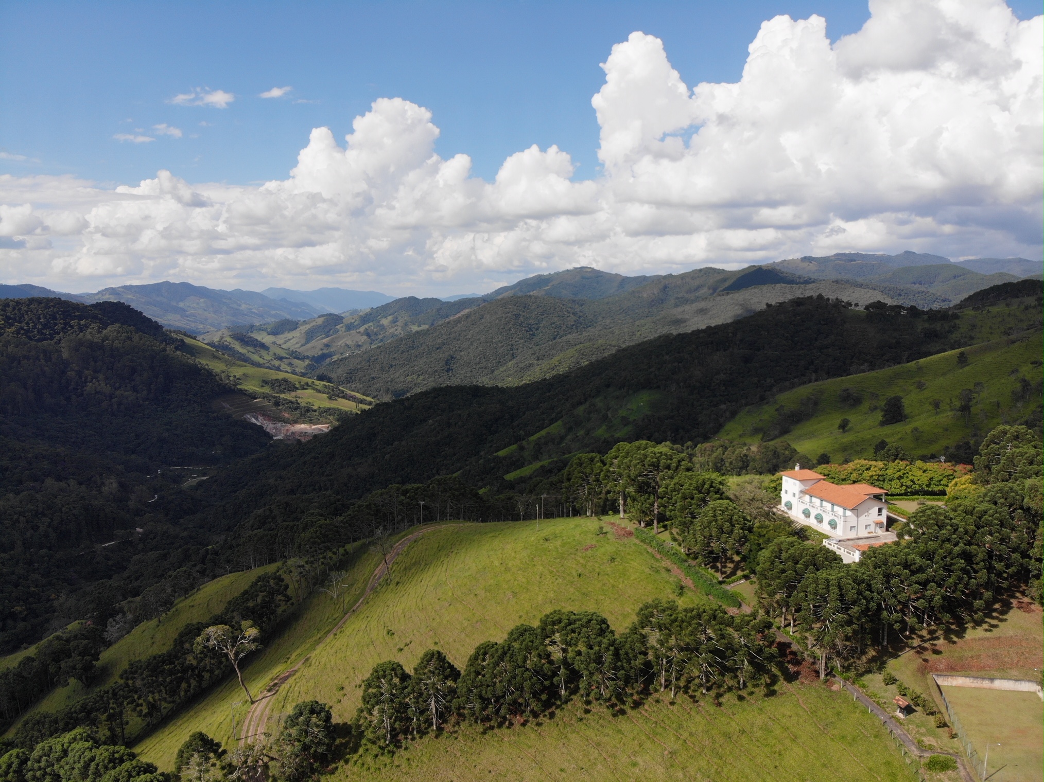 Imagem e Vídeo Aéreo com Drone em Campos do Jordão/SP e Região
